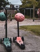SCOOT AND RIDE Trotineta copii pliabila reglabila roti luminoase Highwaykick 5 Led Peach 5 ani + pana la 80 kg Scoot Ride