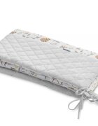 Sensillo Protectie laterala patut Karo Forest 180x30 cm cu doua fetesuprafata din bumbac imprimatplus umplutura antialergicaprindere cu panglici
