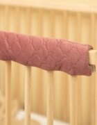 Sensillo Protectie pufoasa din velur pentru margine patut cu prindere velcro 116 cm Pink