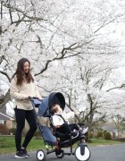 SMART TRIKE Tricicleta pentru copii STR7 Jeans 7 in 1 ultrapliabila spatar reglabil sistem patentat Touch Steering roti din cauciuc cu functie de absorbire a socurilor varsta 6 luni+