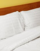 Somnart Set lenjerie de pat alba din bumbac damasc cu 4 piese pentru 2 persoane 220x260 cm
