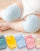SuperBaby Genunchiere cu silicon pentru bebe Smile 0-12 luni Roz