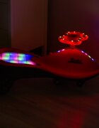 Toyz by Caretero PlasmaCar copii fara pedale Toyz Fiesta BeigePurple Ride-On gravitationala cu muzica si roti din cauciuc luminoase scaun ergonomic si spatios greutate maxima admisa 100 kg