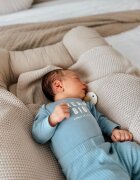 TWINDECO Baby Nest din bumbac organic cu volanase Bej