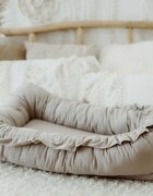 TWINDECO Baby Nest din bumbac organic cu volanase Grej