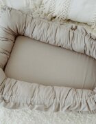TWINDECO Baby Nest din bumbac organic cu volanase Grej