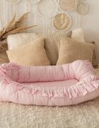TWINDECO Baby Nest din bumbac organic cu volanase Roz