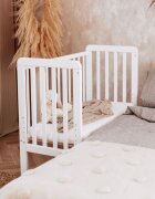 Woodies Safe Dreams Patut bebe din lemn masiv cu inaltime reglabila bedside alb 90 x 40 cm