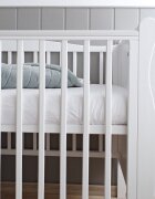Woodies Safe Dreams Patut din lemn pentru bebe inaltime saltea reglabila Noble Alb 120x60 cm