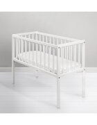 Woodies Safe Dreams Patut mic co-sleeping din lemn classic alb cu saltea Cocos Spuma Cocos 90 x 40 x 7 cm