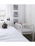 Woodies Safe Dreams Patut mic co-sleeping din lemn classic alb cu saltea Cocos Spuma Cocos 90 x 40 x 7 cm