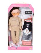 Alyss Papusa fashion in tinuta sport