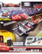 Disney Cars Set de joaca cu masinuta Piston Cup Jump and Stunt Runway JDJ02