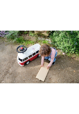 BIG Masinuta copii fara pedale Baby VW T1 red cu roti silentioaselicenta Volkswagenpotrivita copiilor cu varsta intre 15 si 5 anisezut lat si detasabil spatiu de depozitare jucarii volan cu claxon - BKid.ro