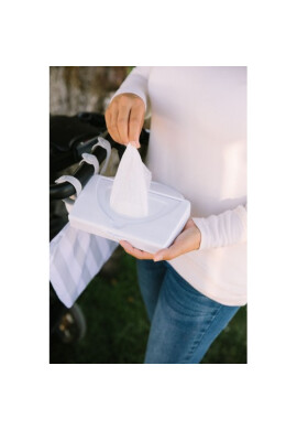 Ubbi Dispenser portabil pentru servetele umede On The Go alb - BKid.ro