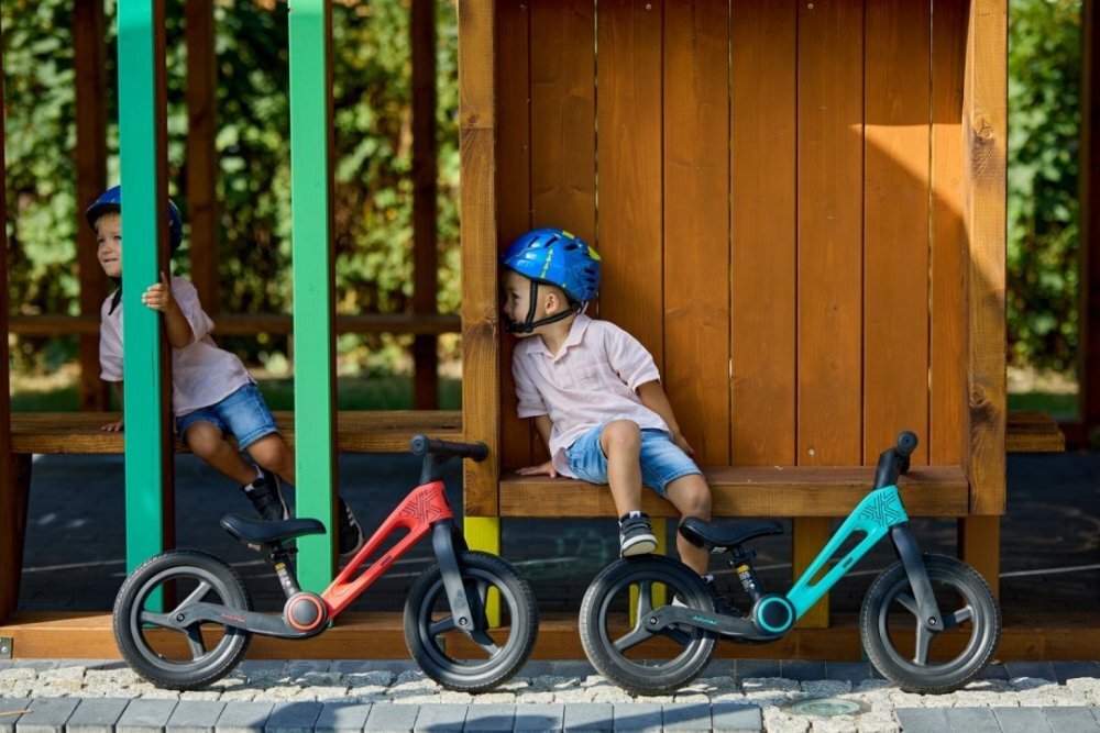 Adamex Bicicleta de echilibru pentru copii Speed M8 pliabila fara pedale cu Saua reglabila si manere confortabile 2-5 ani pana la 35 kg Turquoise