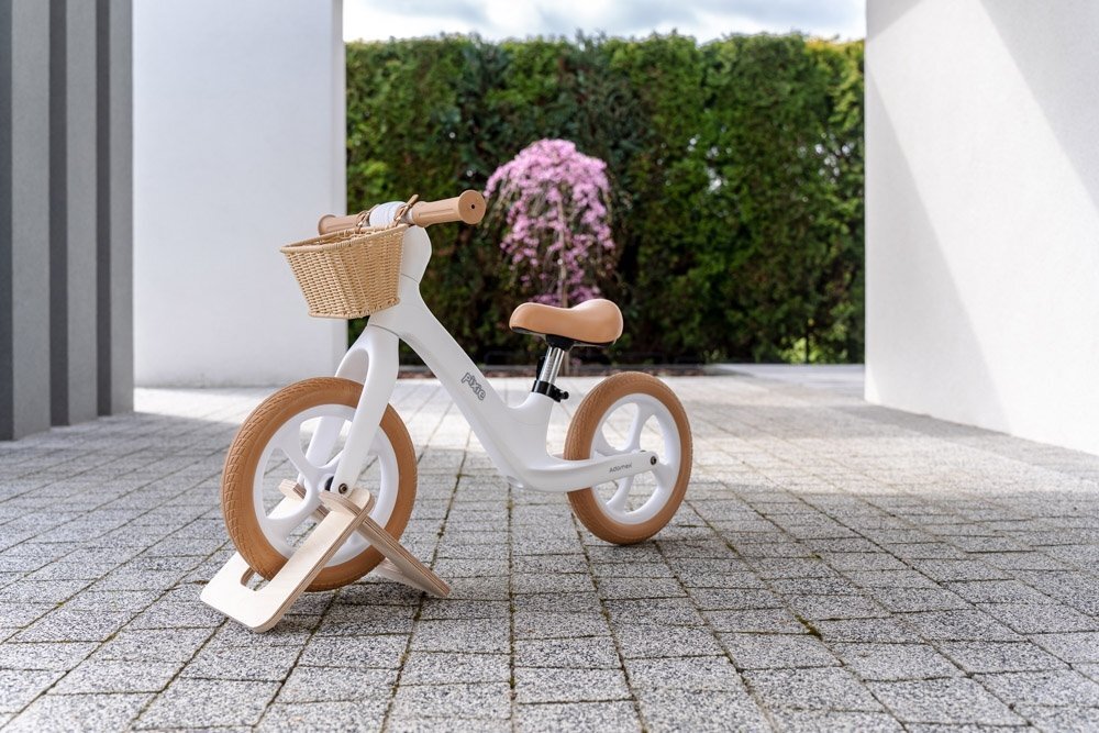 Adamex Bicicleta fara pedale pentru copii Pixie cu roti de 12 inch din spuma PU cu cosulet design retro scaun reglabil inaltime sezut 33-43 cm sarcina maxima admisa 50 kg 2-6 ani Snow White