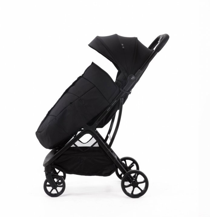 Adamex Carucior sport autofold Zoom Negru pliere compacta cu o singura mana pana la 22 kg 6 luni+
