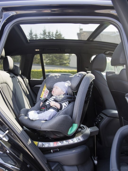 Adamex Scaun auto pentru copii cu isofix 4 in 1 Trip omologat R129 i-Size rotativ cu picior de fixare 12 niveluri de ajustare a suportului pentru cap 40-150 cm sau 0-12 ani Gri