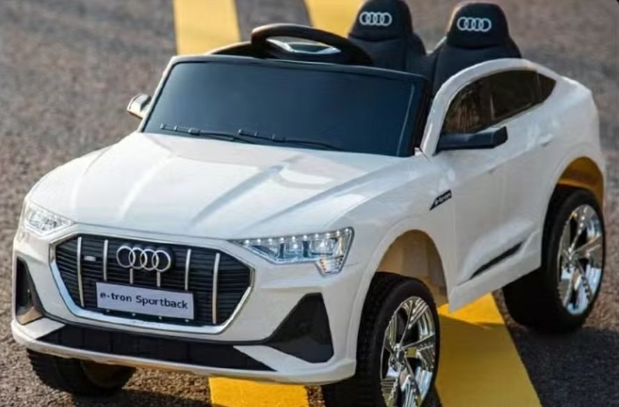 Audi Masinuta electrica pentru copii cu licenta E-Tron Sportback White cu telecomanda 2.4G acumulator 12V4.5Ahmotoare 80wlumini ledmuzicapornire la butonusi cu deschideremp3usbfunctie swing3 viteze din telecomanda