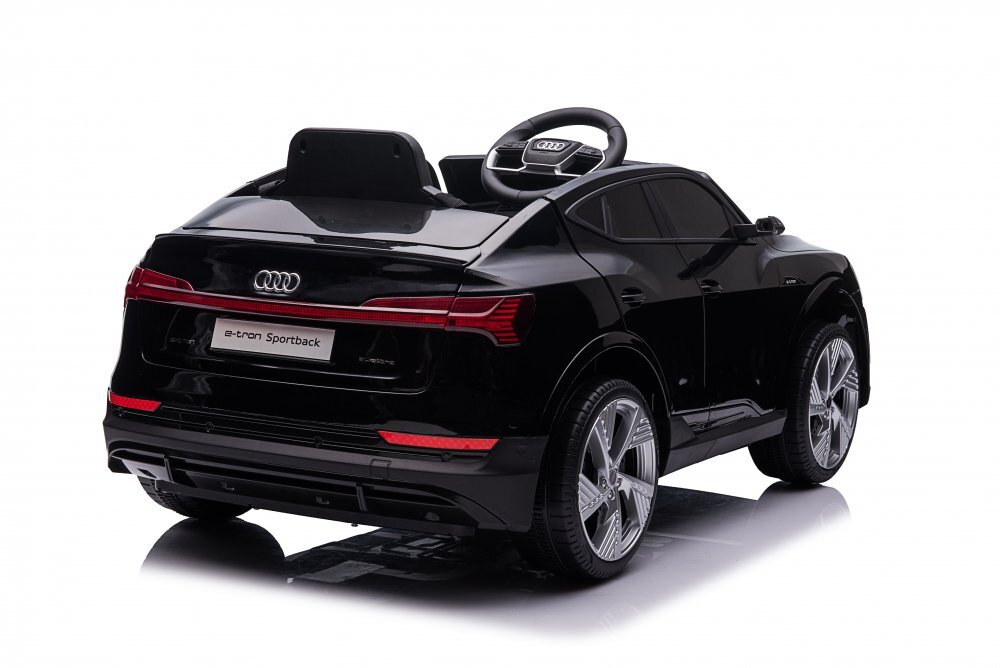Audi Masinuta electrica pentru copii E-Tron SportBack Black cu licentaroti evascaun pieleacumulator 12Vsuspensiisistem trollerusi cu deschidereslow startlumini LEDmp3usboglinzi retrovizoaresarcina maxima 30 kg