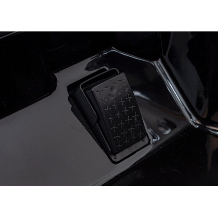 Audi Masinuta electrica pentru copii R8 police negru 70W cu telecomanda lumini suspensii scaun piele si roti din spuma Eva