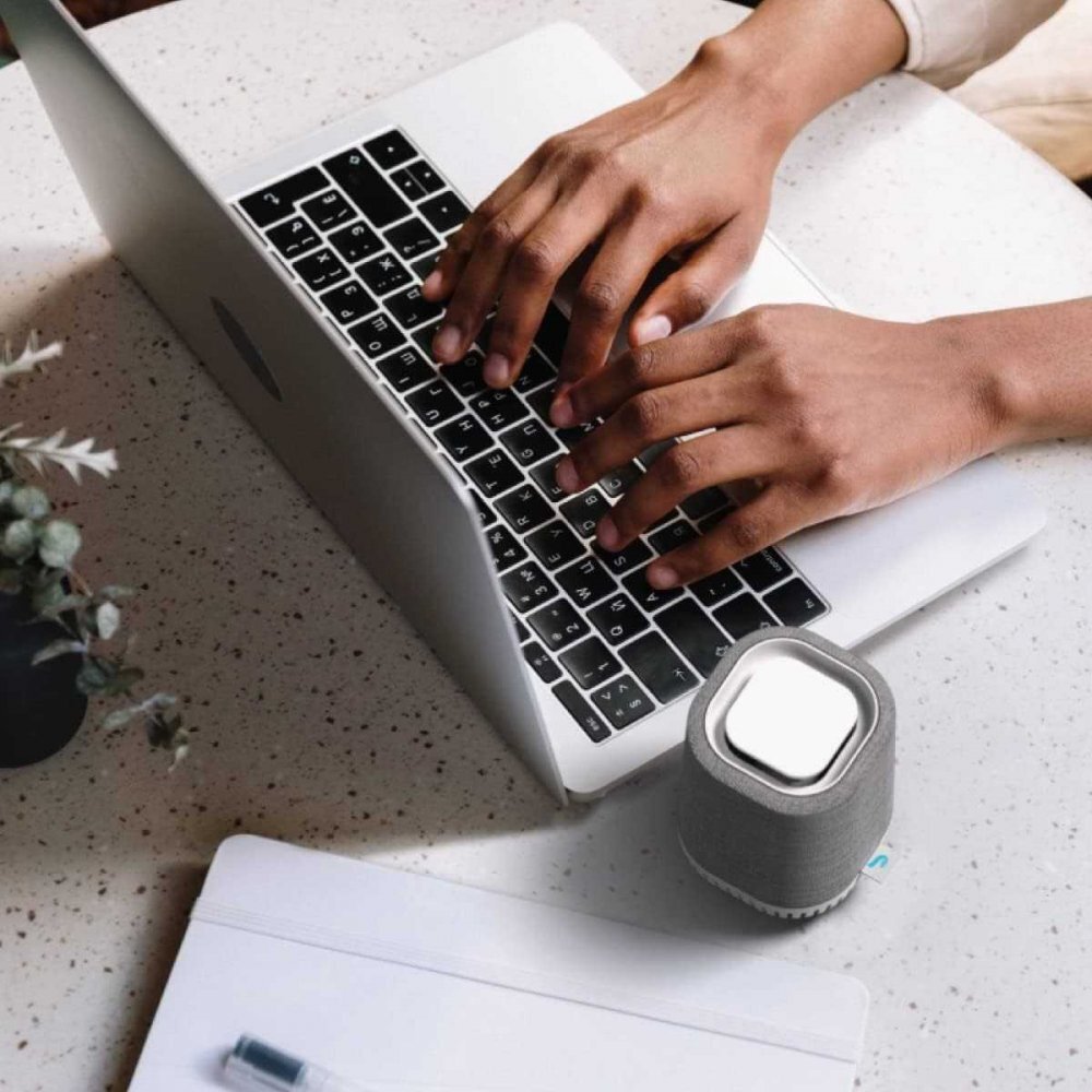 AuraAir Mini purificator si ionizator portabil AURA02