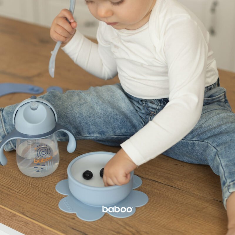 BABOO Bol din silicon cu ventuza Bleu 6 luni+