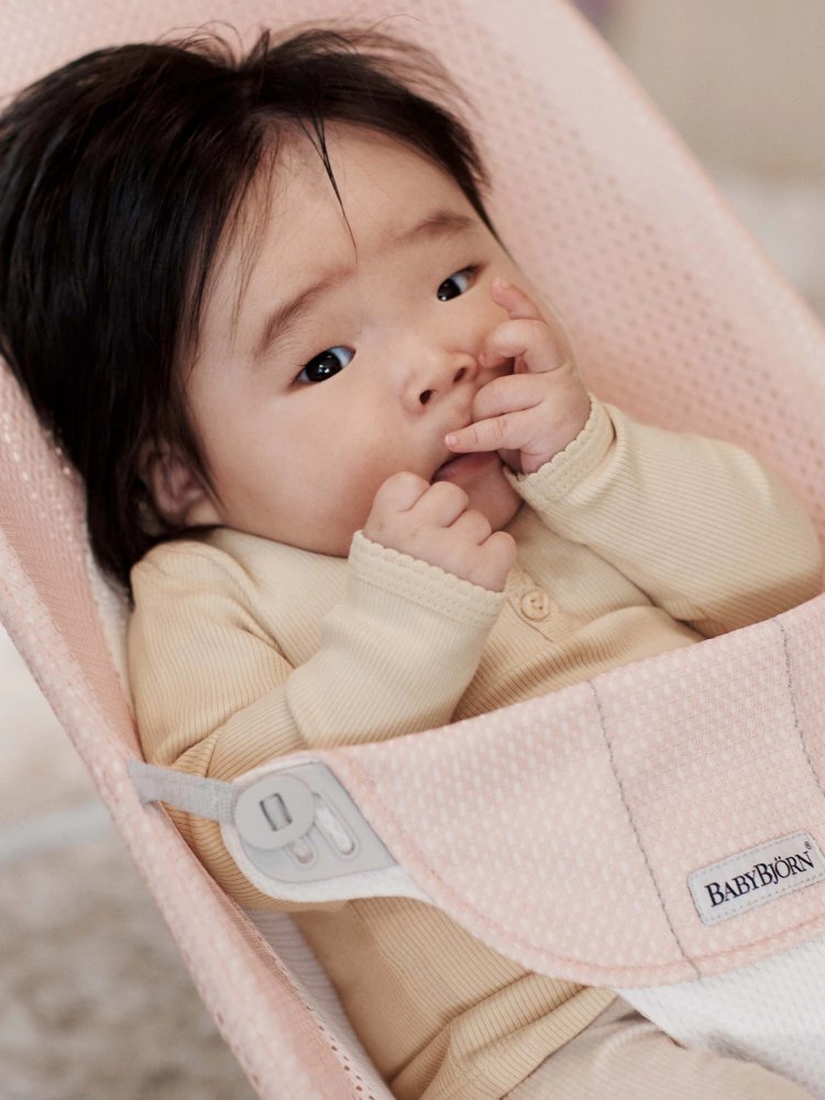 BabyBjorn Balansoar Balance Soft Pearly PinkWhite Mesh Baby Bjorn