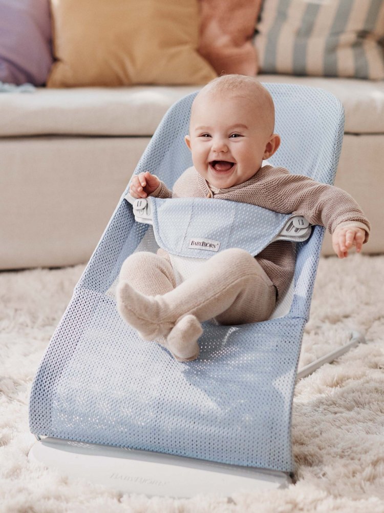 BabyBjorn Balansoar Balance Soft Sky BlueWhite Mesh Baby Bjorn
