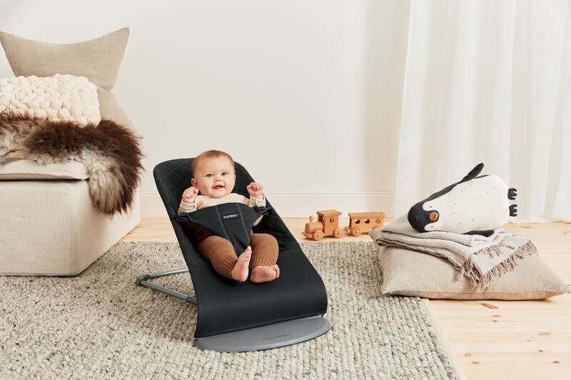 BabyBjorn Balansoar Bliss Black din tesatura matlasata cu aspect Clasic