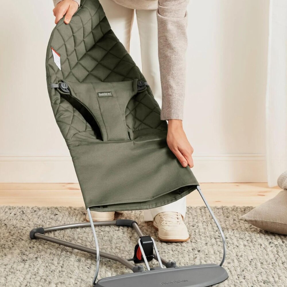 BabyBjorn Balansoar Bliss Dark Green din tesatura matlasata cu aspect Clasic