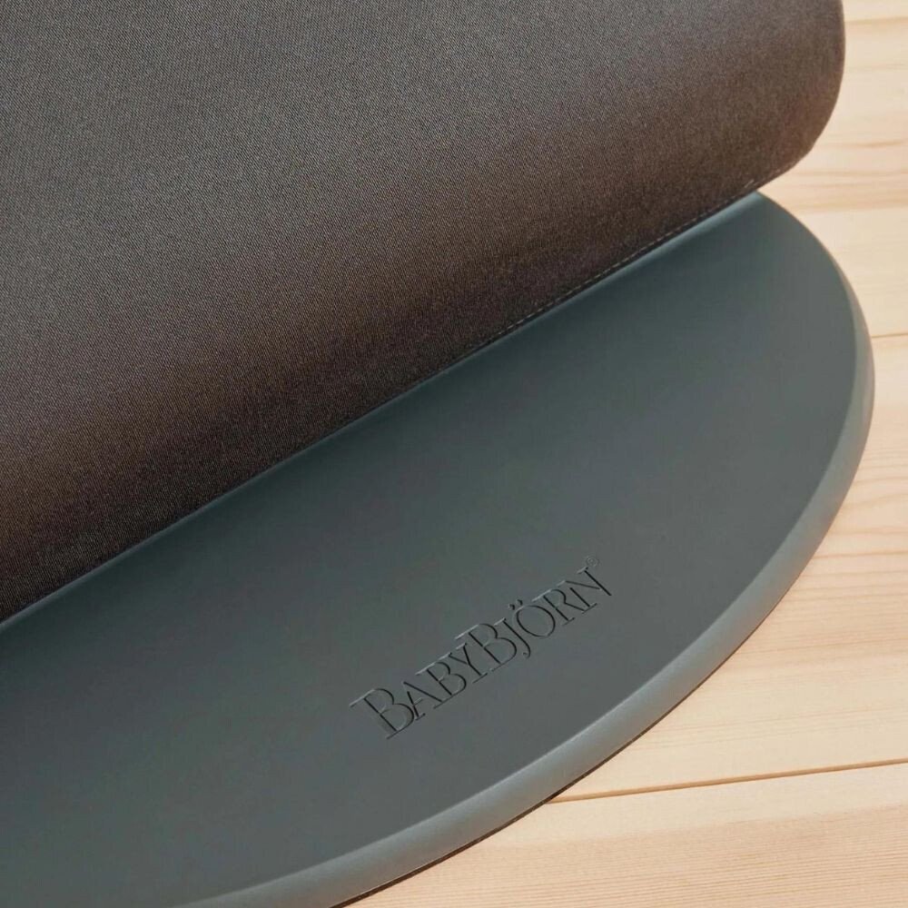 BabyBjorn Balansoar cu aspect delicat de petala tesatura matlasata Bliss Anthracite