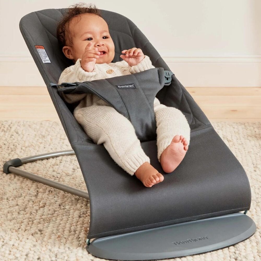 BabyBjorn Balansoar cu aspect delicat de petala tesatura matlasata Bliss Anthracite