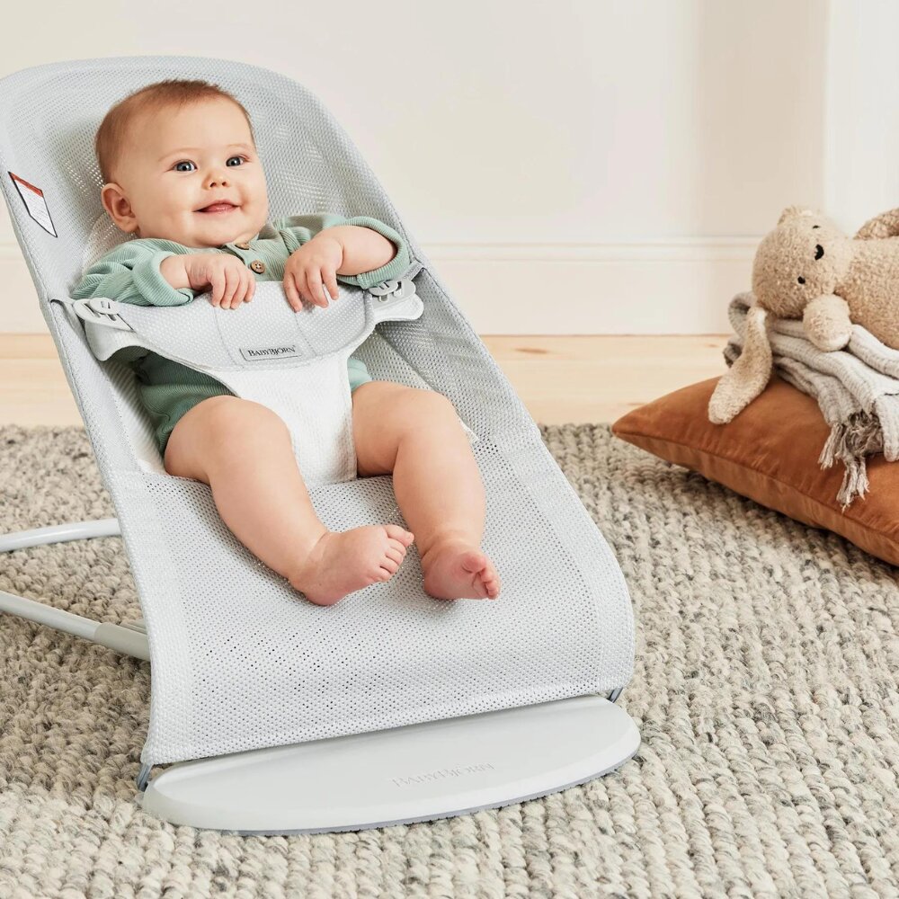 BabyBjorn Balansoarul Balance Soft SilverWhite Mesh