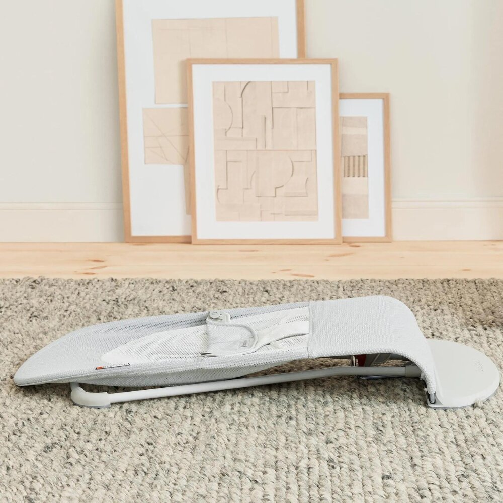 BabyBjorn Balansoarul Balance Soft SilverWhite Mesh