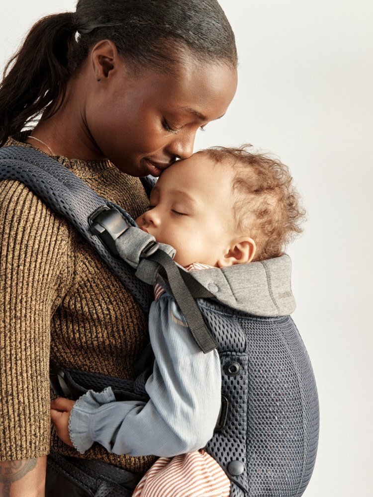 BabyBjorn Marsupiu anatomic cu multiple pozitii de purtare colectia Harmony 3D Mesh Anthracite Editie Limitata