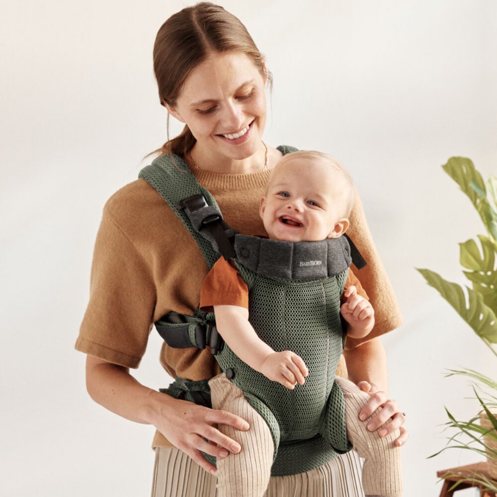 BabyBjorn Marsupiu anatomic cu multiple pozitii de purtare colectia Harmony 3D Mesh Dark Green