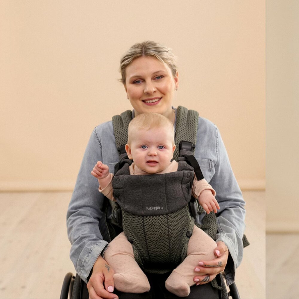 BabyBjorn Marsupiu anatomic cu multiple pozitii de purtare colectia Harmony 3D Mesh Dark Green