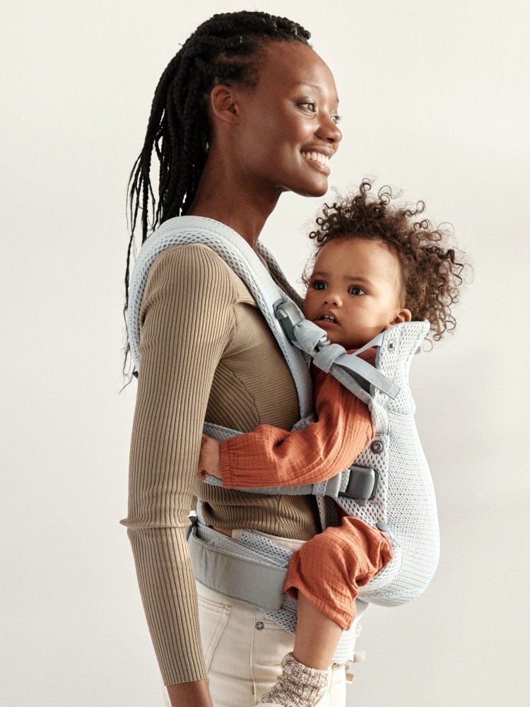 BabyBjorn Marsupiu anatomic cu multiple pozitii de purtare colectia Harmony 3D Mesh Silver Editie Limitata