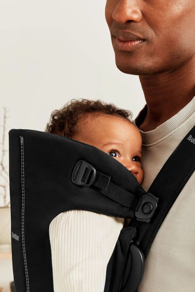 BabyBjorn Marsupiu anatomic Mini cu pozitii multiple de purtare Black