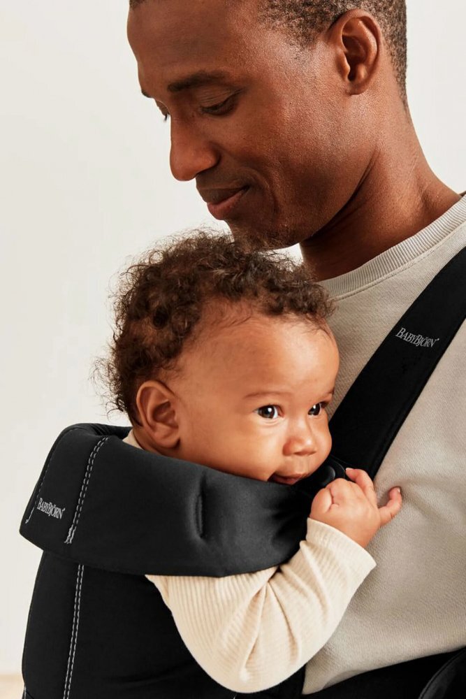 BabyBjorn Marsupiu anatomic Mini cu pozitii multiple de purtare Black