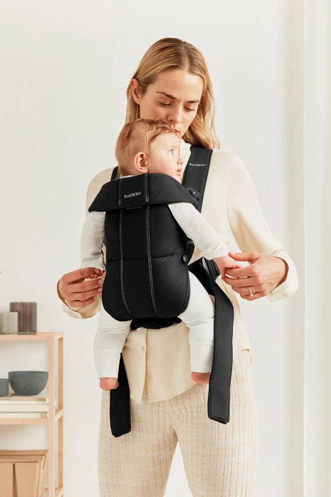 BabyBjorn Marsupiu anatomic Mini cu pozitii multiple de purtare Black