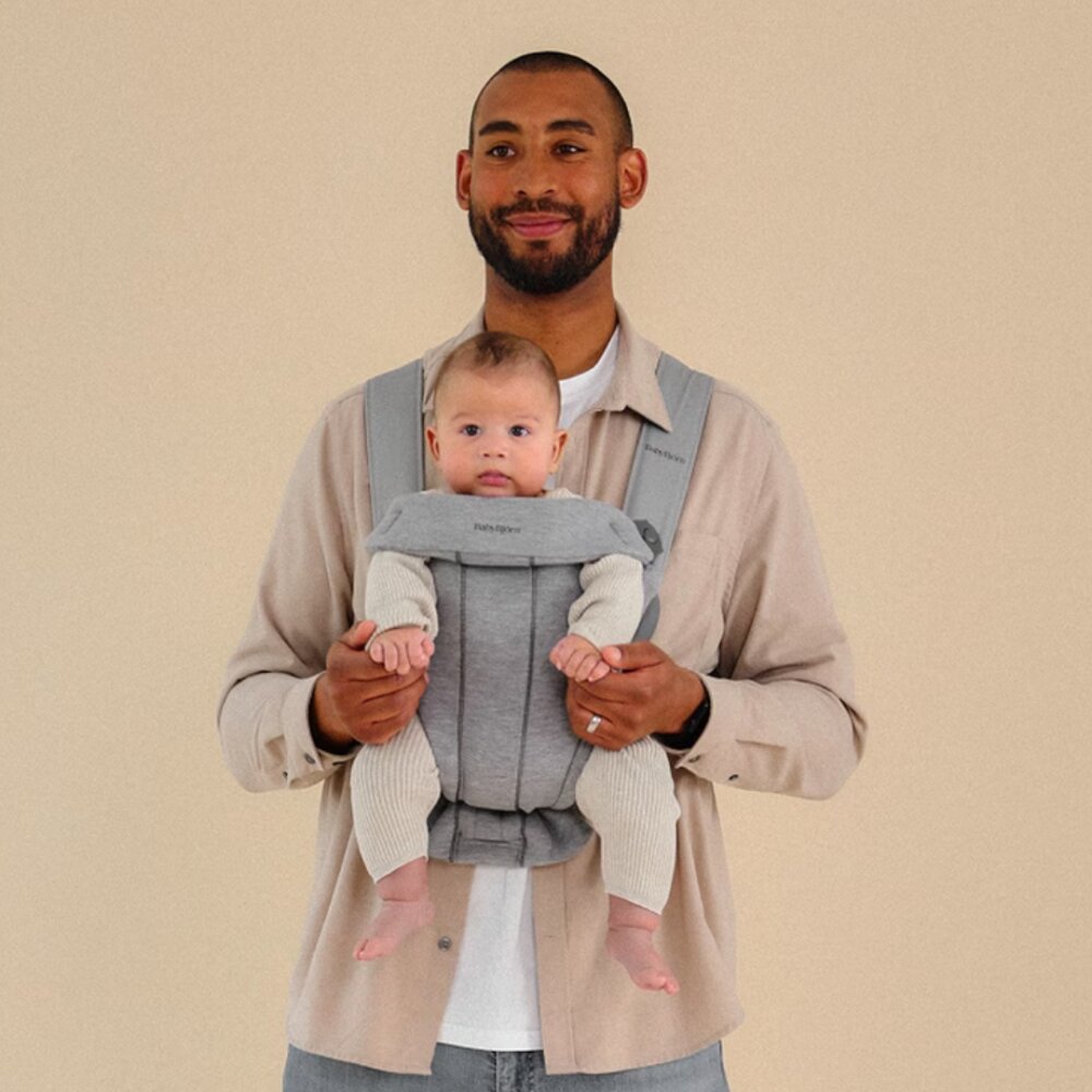 BabyBjorn Marsupiu anatomic Mini cu pozitii multiple de purtare Dusty Pink Tesatura