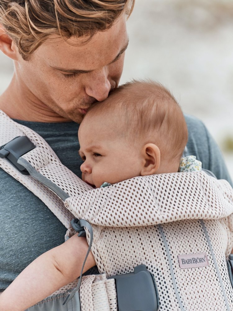 BabyBjorn Marsupiu anatomic One Air Pearly Pink 3D Mesh