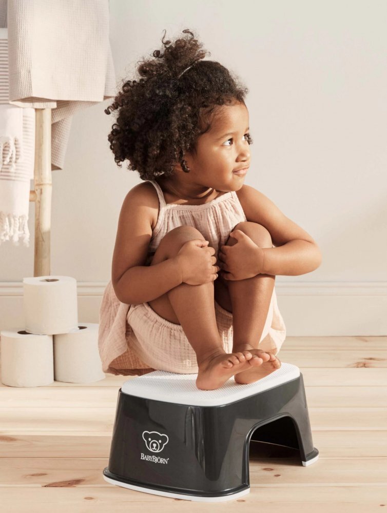 BabyBjorn Treapta inaltator pentru baie Step Stool Black White