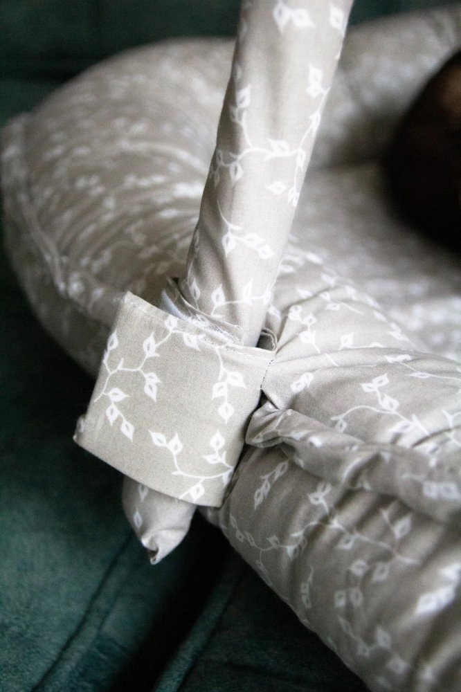 BabyJem Salteluta Baby Nest cu bara jucarii Between parents Gri