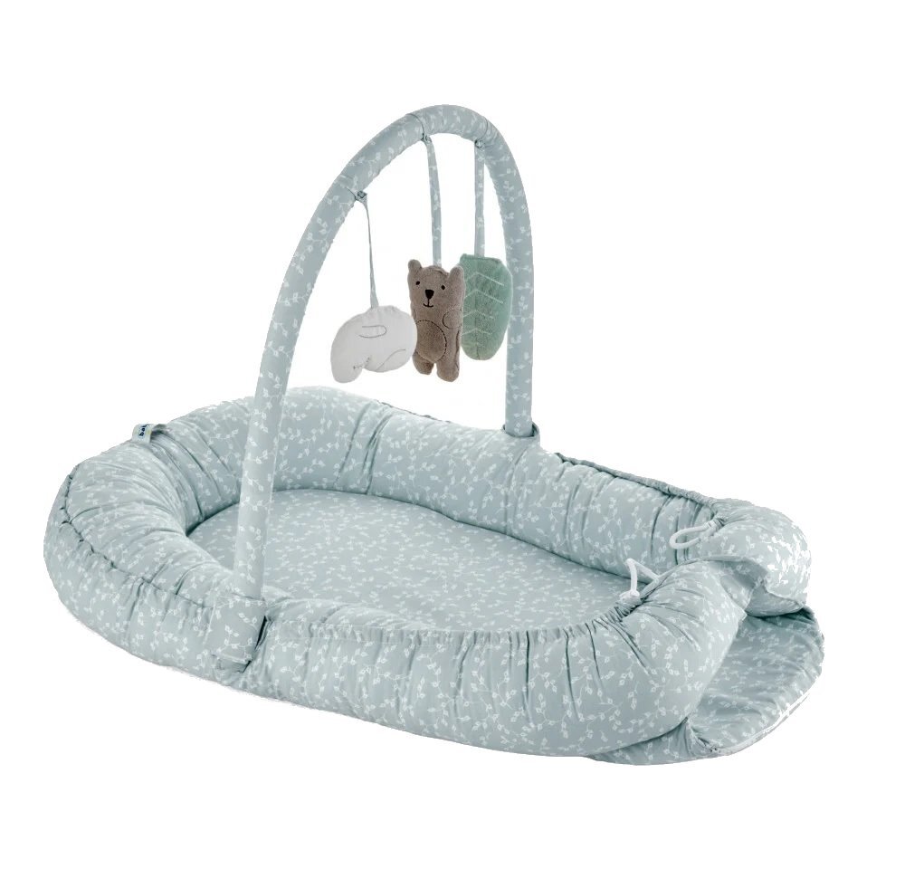 BabyJem Salteluta Baby Nest cu bara jucarii Between parents Turcoaz