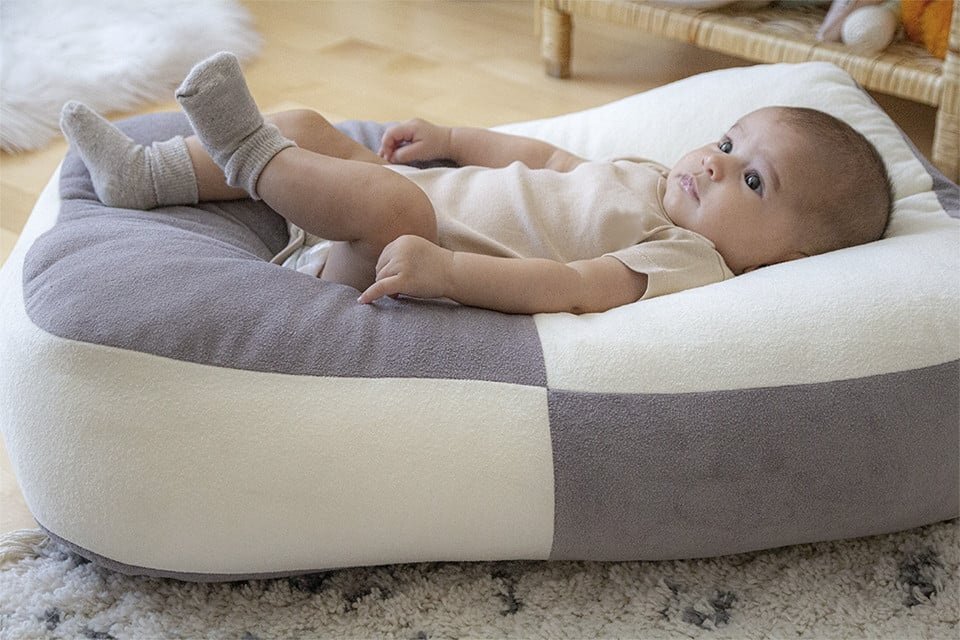 BabyJem Salteluta ergonomica portabila pentru bebelusi Comfy Grey