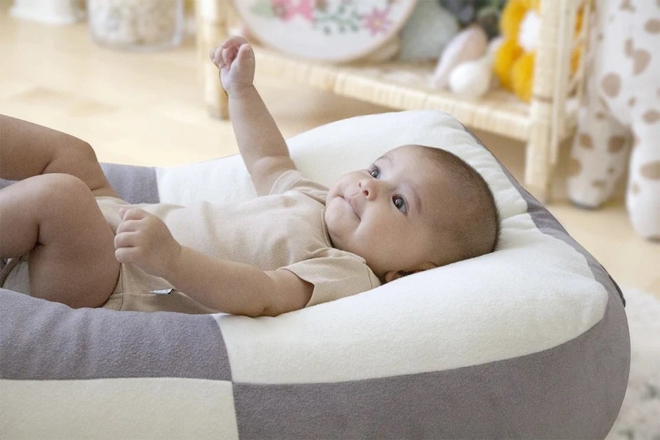 BabyJem Salteluta ergonomica portabila pentru bebelusi Comfy Grey
